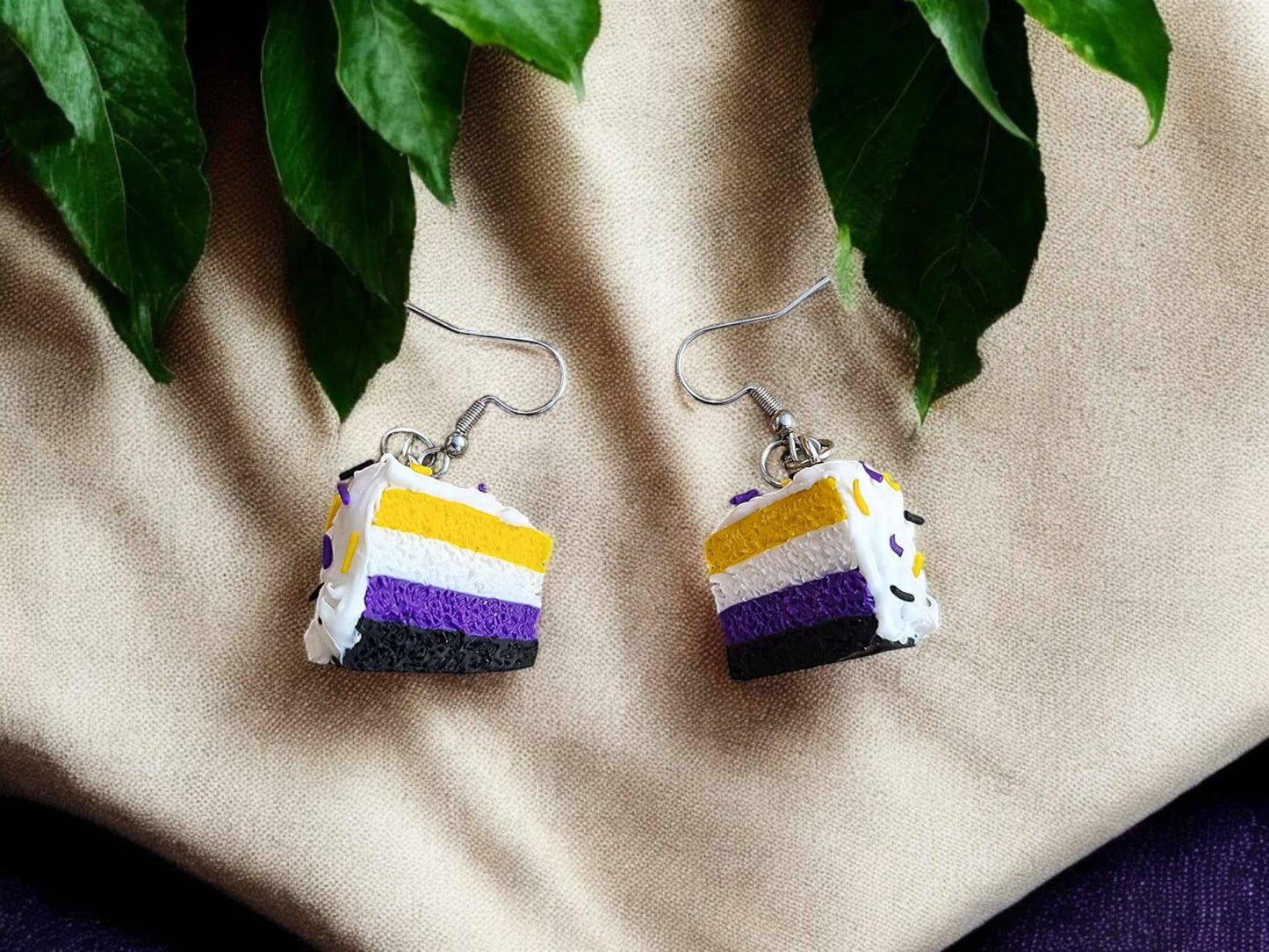 Örhängen - Ickebinär (tårtbit)