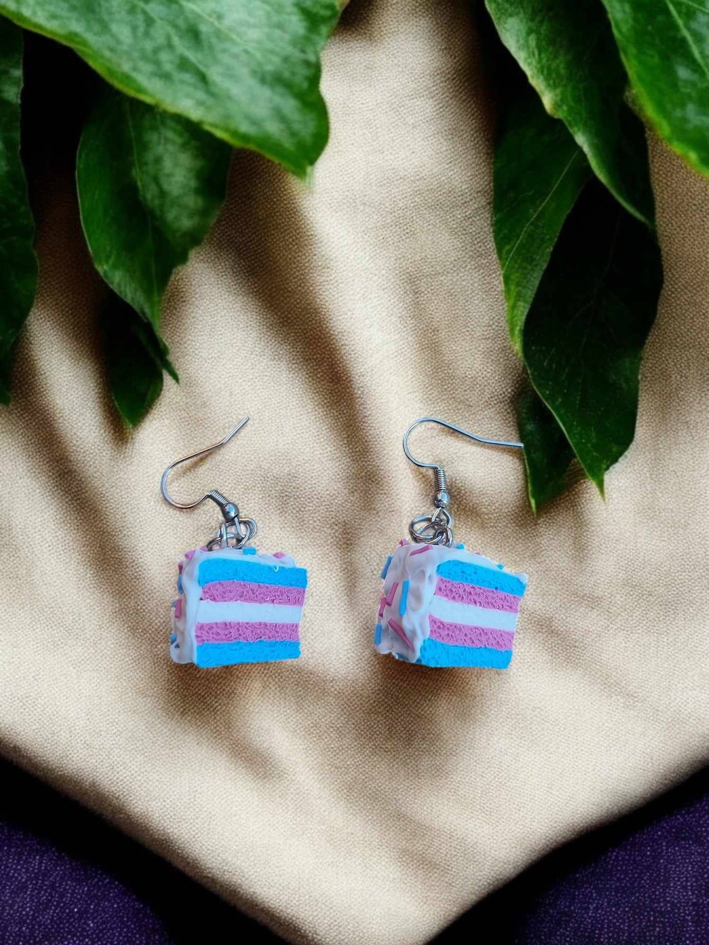 Örhängen/Earrings: Trans Cake