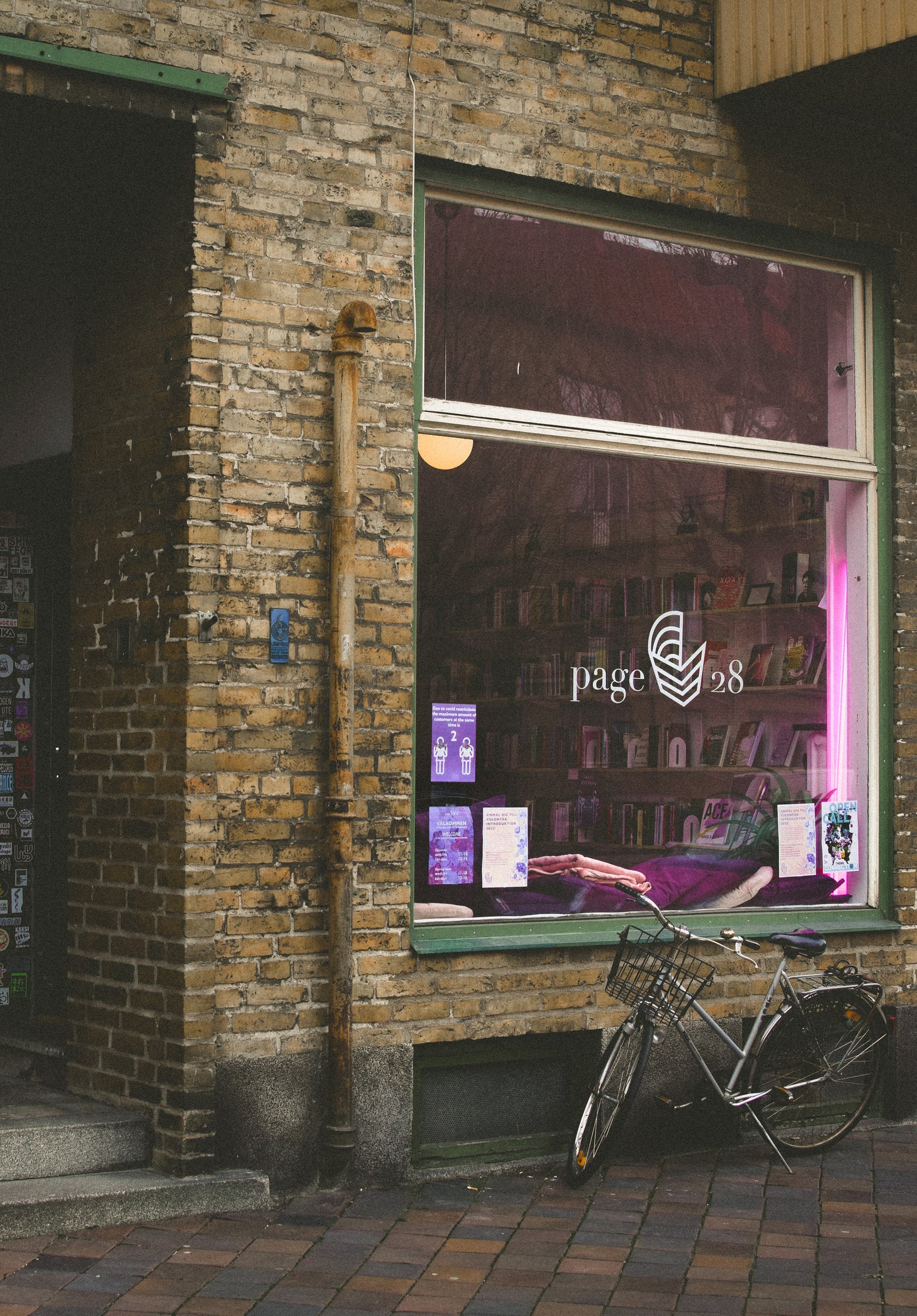 Photo of the bookshop from outside by Filippa Axelsson